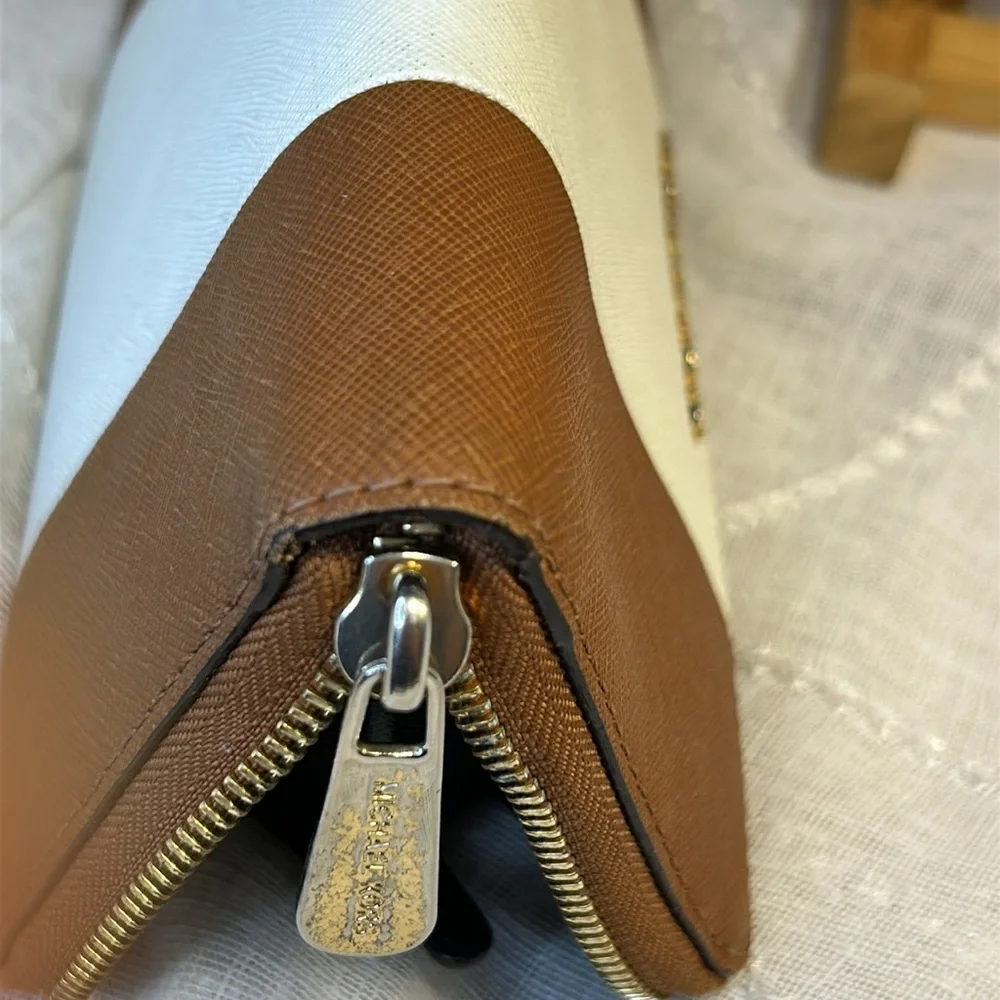 Michael Kors excellent leather large wallet